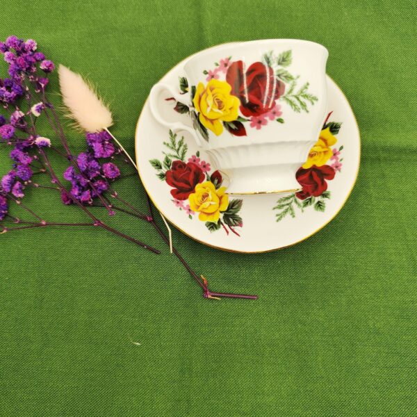 Tazza e Piattino Vintage Queen Anne - immagine 2