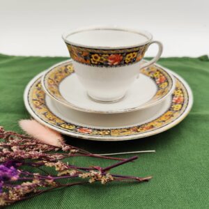 Trio Tazza Vintage Duchess China