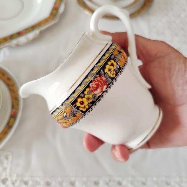 Duchess China-Set da Tè Vintage per la Tua Tavola Elegante - immagine 16