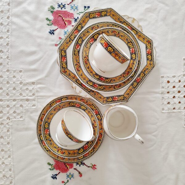 Duchess China-Set da Tè Vintage per la Tua Tavola Elegante - immagine 13