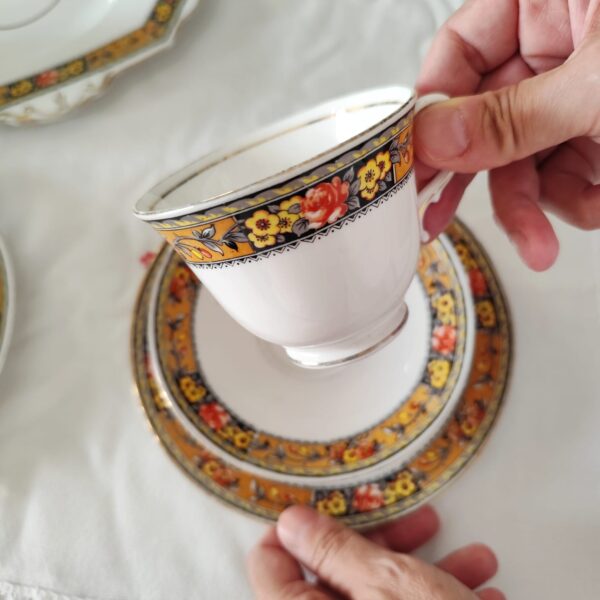 Duchess China-Set da Tè Vintage per la Tua Tavola Elegante - immagine 12