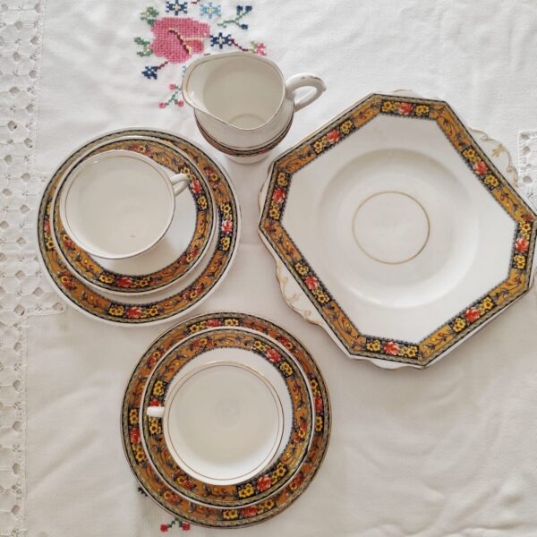 Duchess China-Set da Tè Vintage per la Tua Tavola Elegante - immagine 9