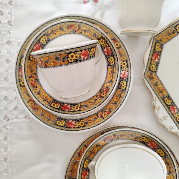 Duchess China-Set da Tè Vintage per la Tua Tavola Elegante - immagine 7