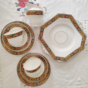 Duchess China-Set da Tè Vintage per la Tua Tavola Elegante