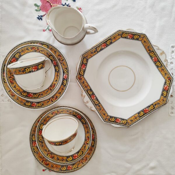 Duchess China-Set da Tè Vintage per la Tua Tavola Elegante - immagine 4